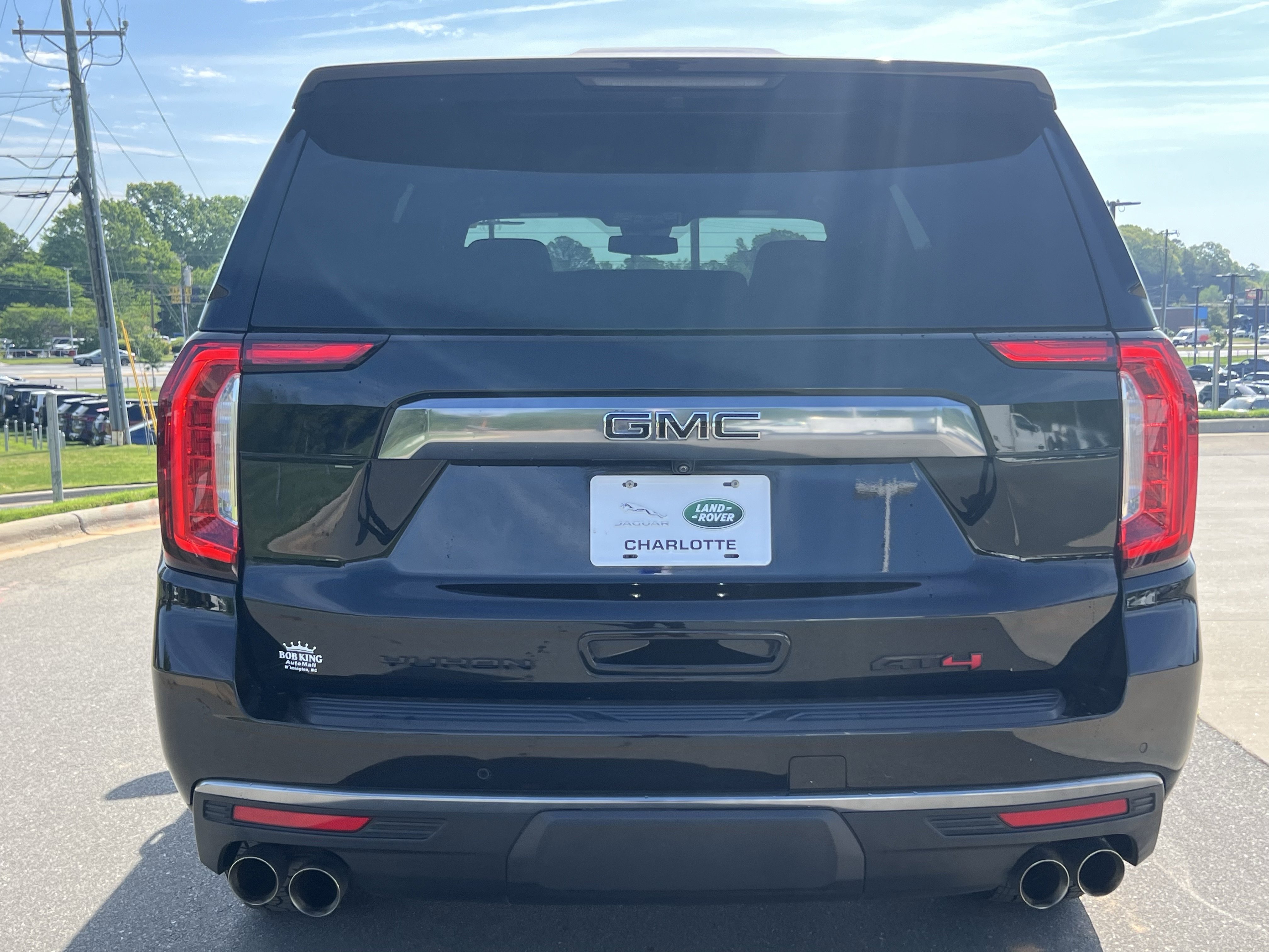 Used 2024 GMC Yukon AT4 w/ AT4 Premium Plus Package image 8