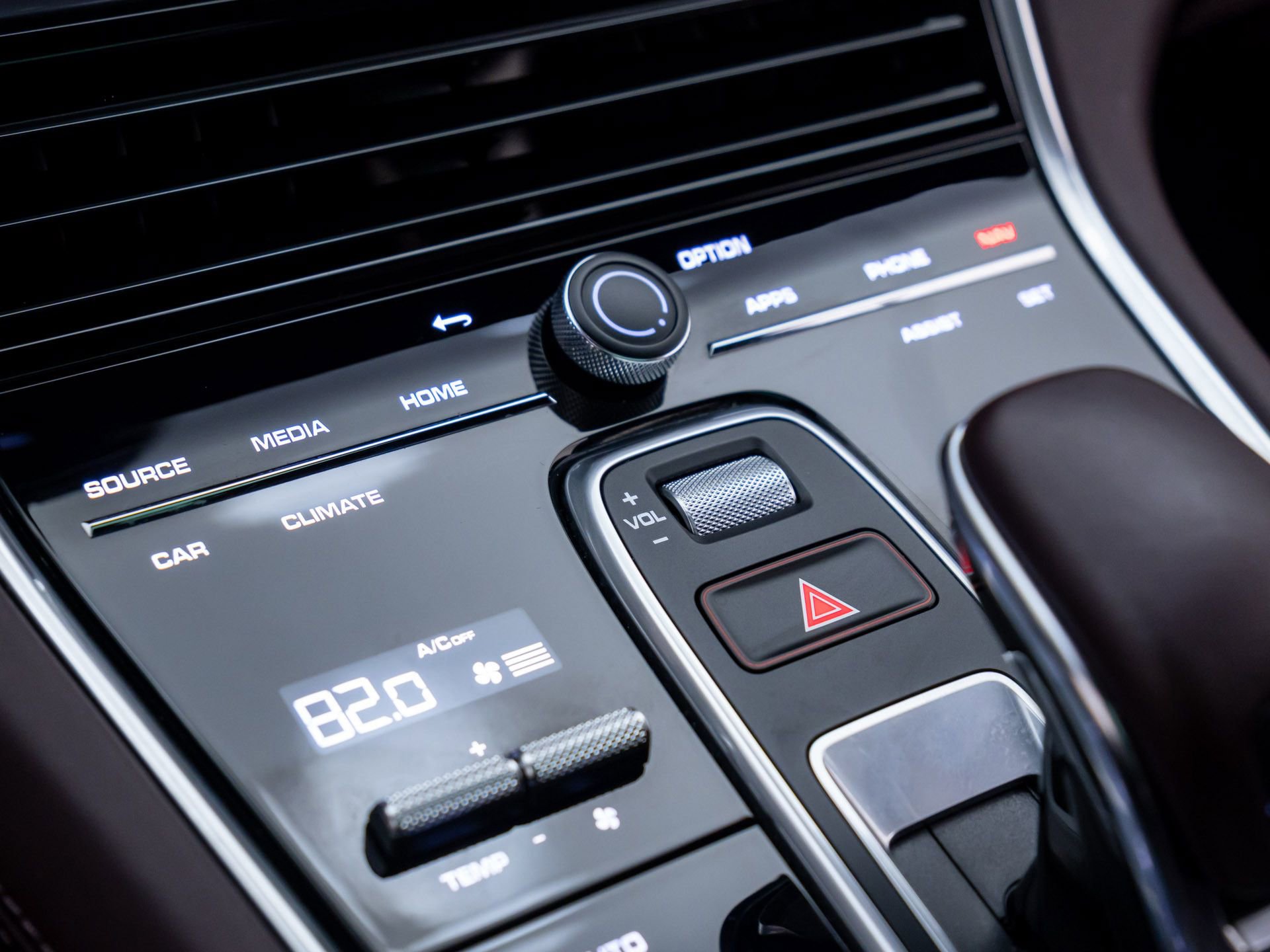 Certified 2023 Porsche Panamera 4 Platinum Edition image 26