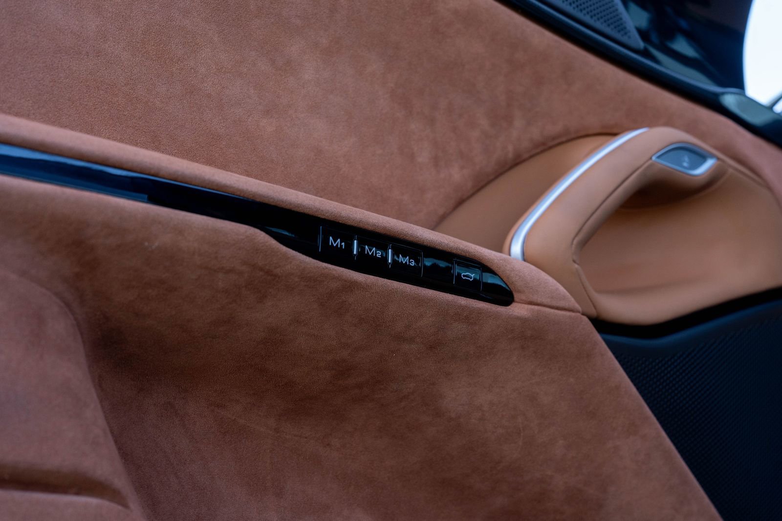 Certified 2025 Ferrari Purosangue image 26