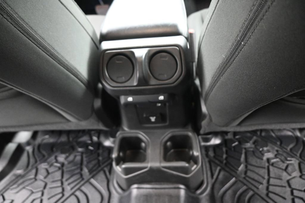 Used 2022 Jeep Wrangler Unlimited Sport w/ Sun And Sound Package AWD/4WD image 27