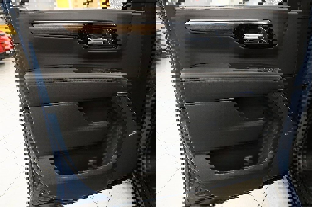 New 2026 Chevrolet Suburban High Country image 15