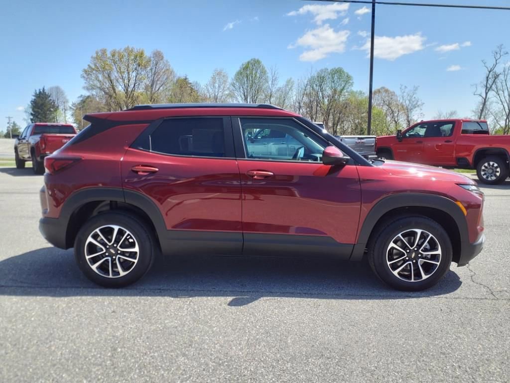 New 2025 Chevrolet TrailBlazer LT w/ Convenience Package image 2