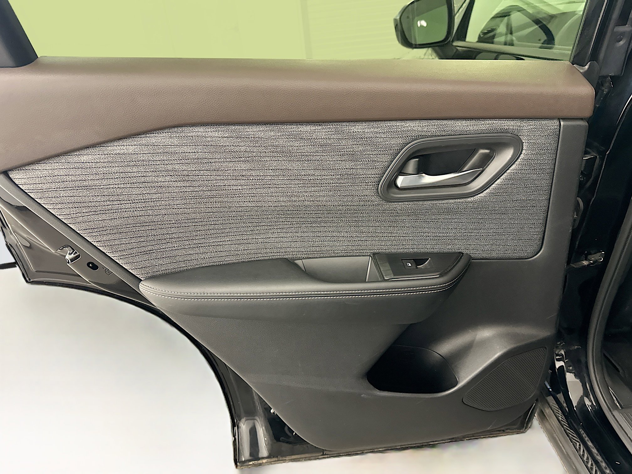 Used 2023 Nissan Rogue SV image 26