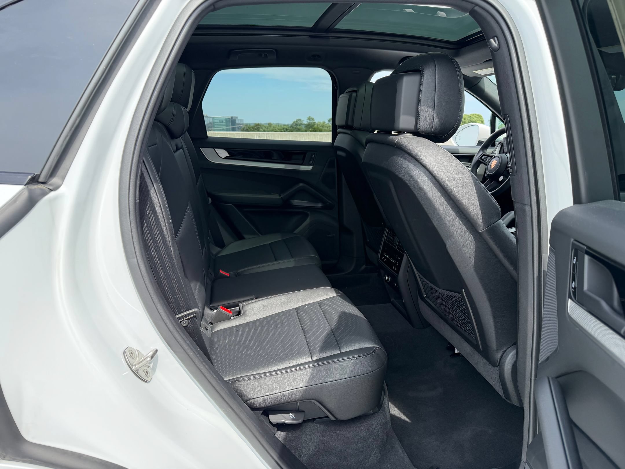 Certified 2026 Porsche Cayenne AWD/4WD image 27