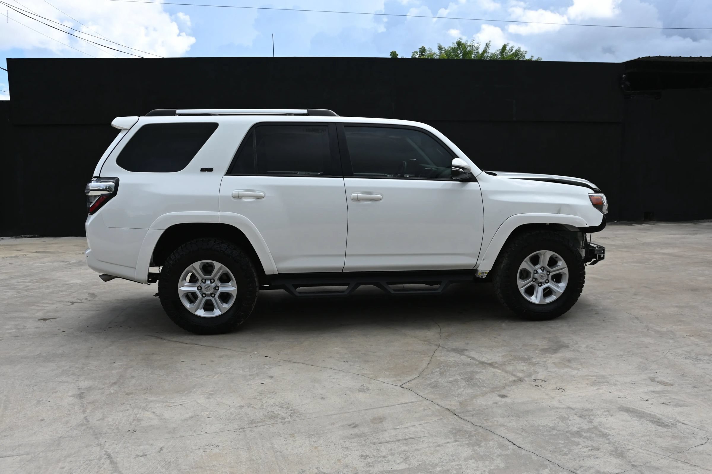 Used 2024 Toyota 4Runner SR5 Premium w/ Moonroof Package RWD image 5