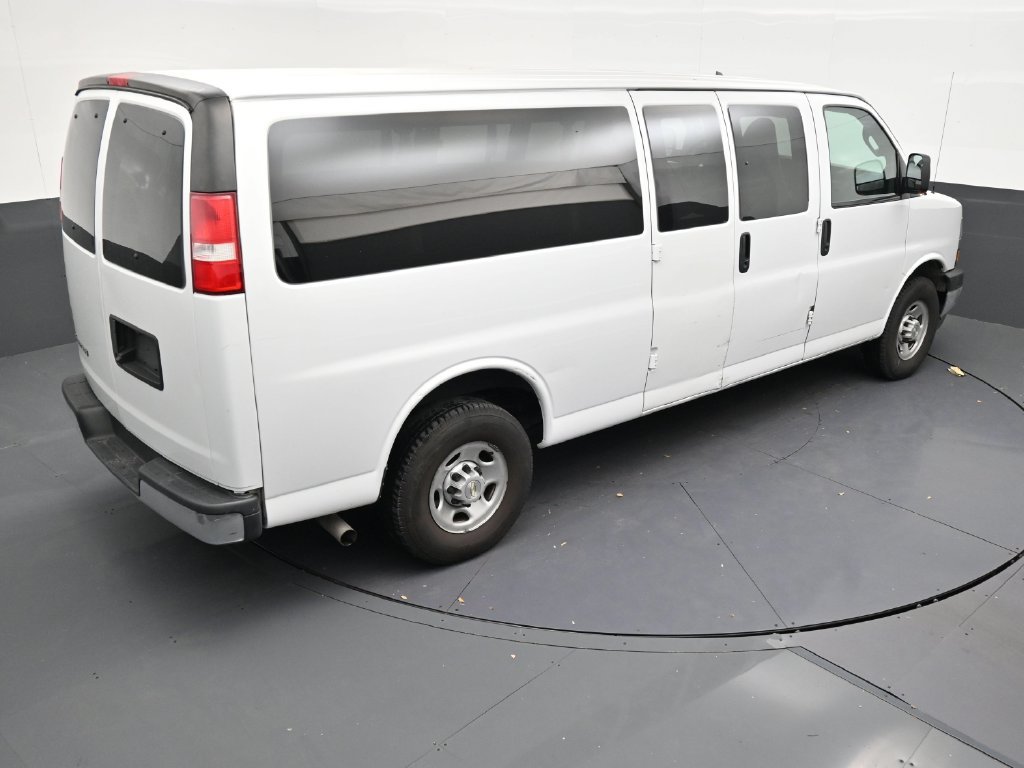 Used 2022 Chevrolet Express 3500 LS w/ Chrome Appearance Package RWD image 14