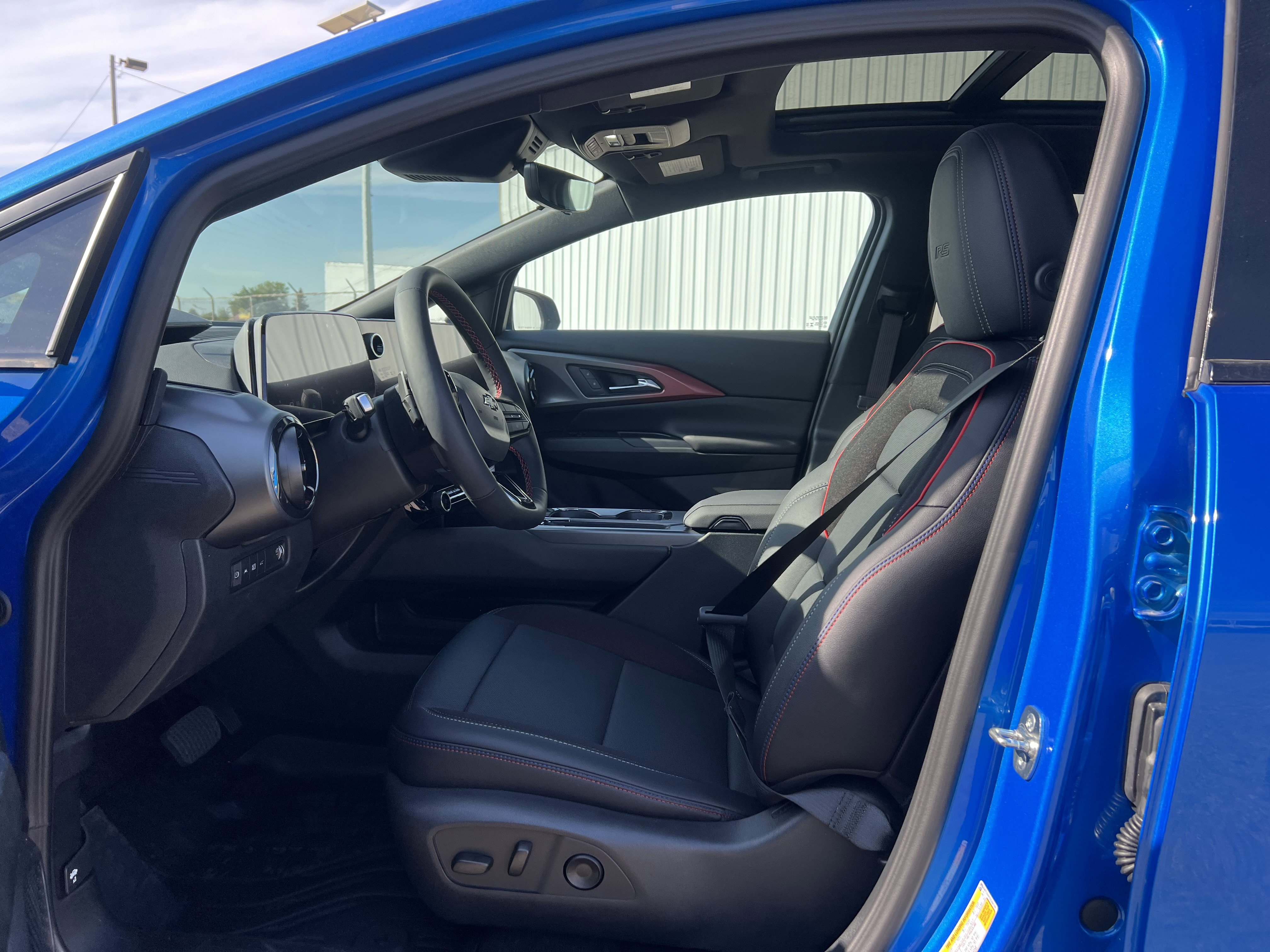 New 2025 Chevrolet Equinox EV RS w/ Convenience Package II image 4