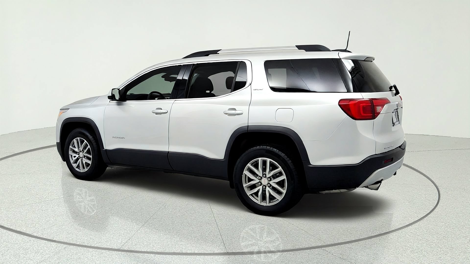 Used 2018 GMC Acadia SLE AWD/4WD image 3