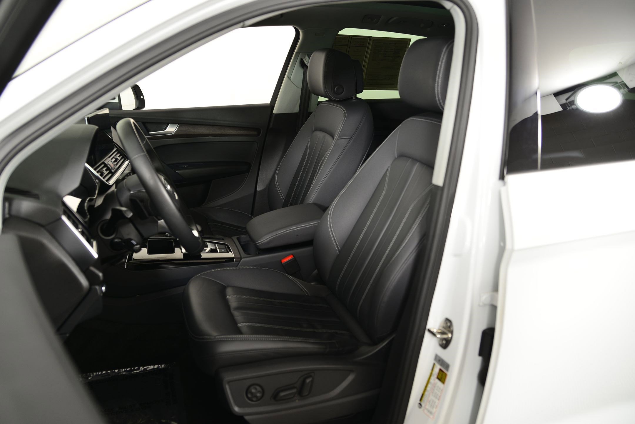 Certified 2023 Audi Q5 2.0T Premium w/ Convenience Package image 5