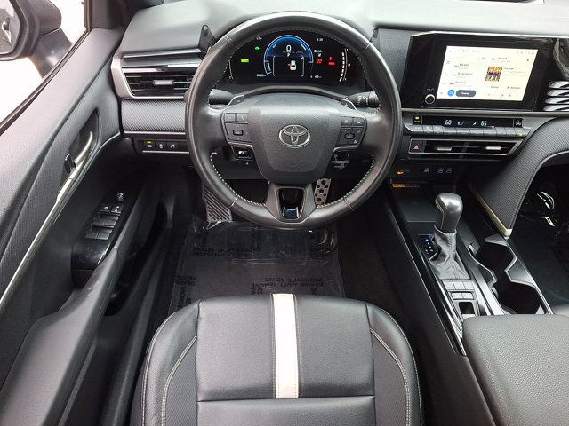 Used 2025 Toyota Camry SE FWD image 11