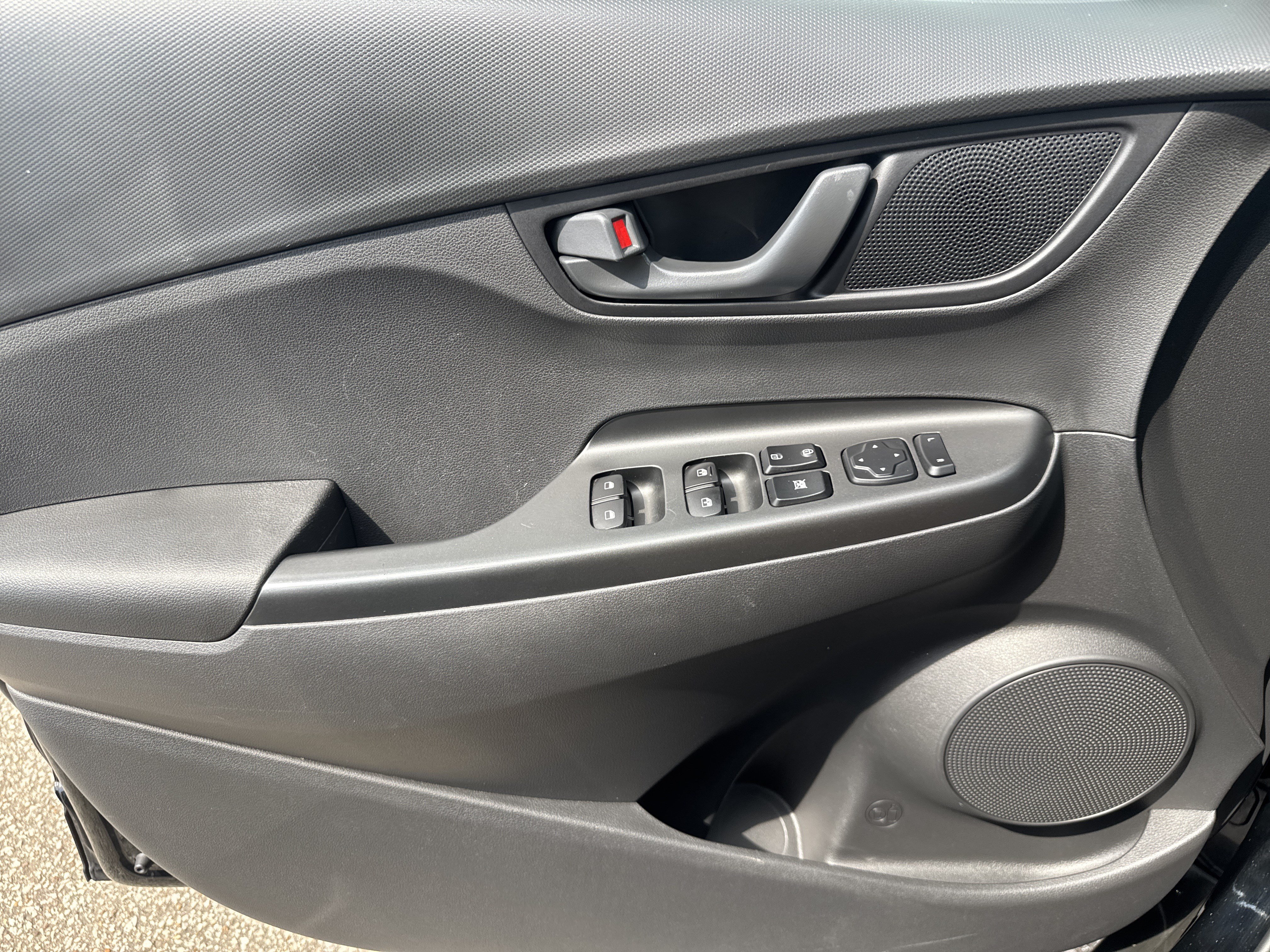 Used 2023 Hyundai Kona SEL w/ Cargo Package AWD/4WD image 9