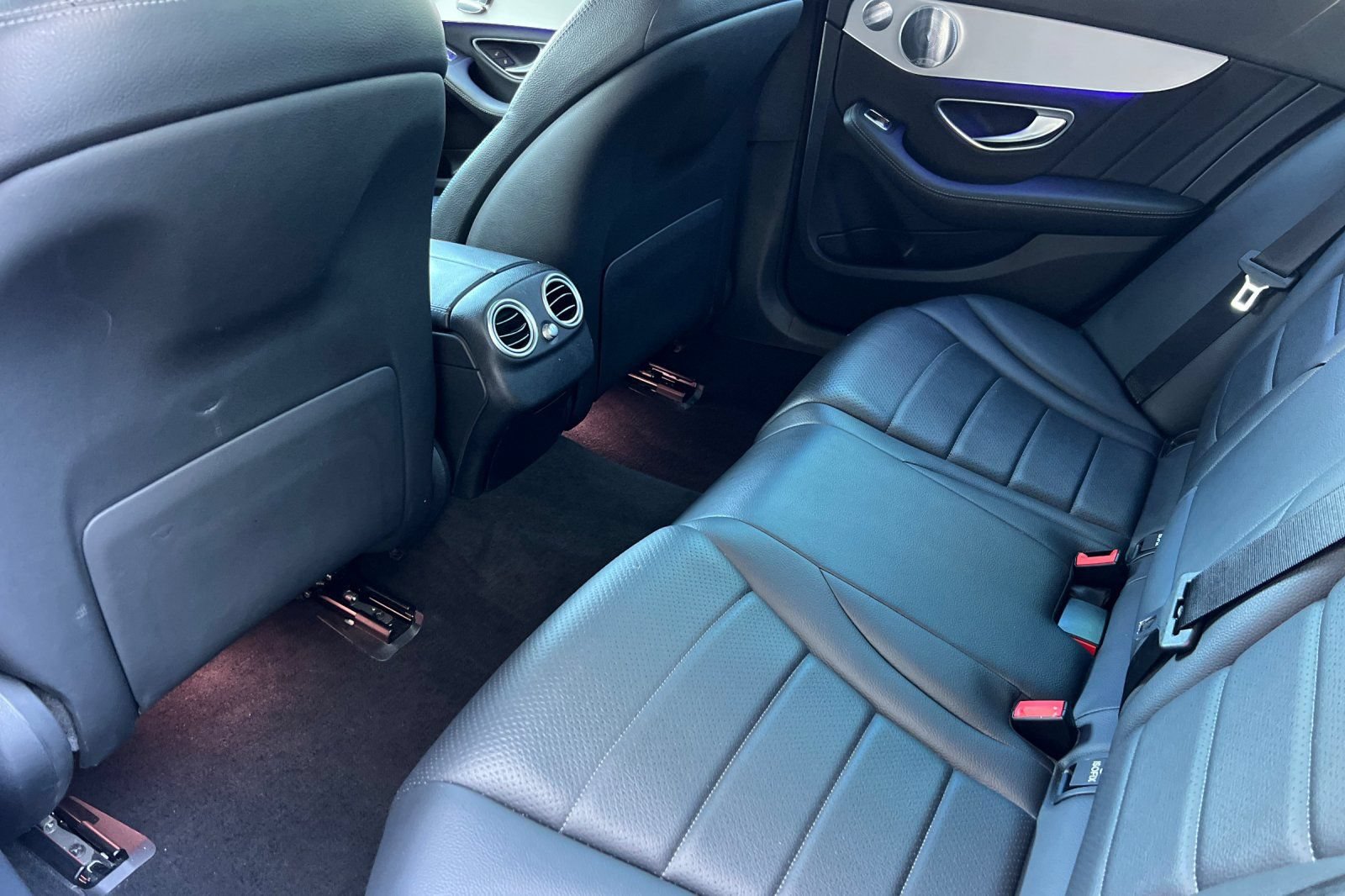 Used 2020 Mercedes-Benz C 300 Sedan image 4