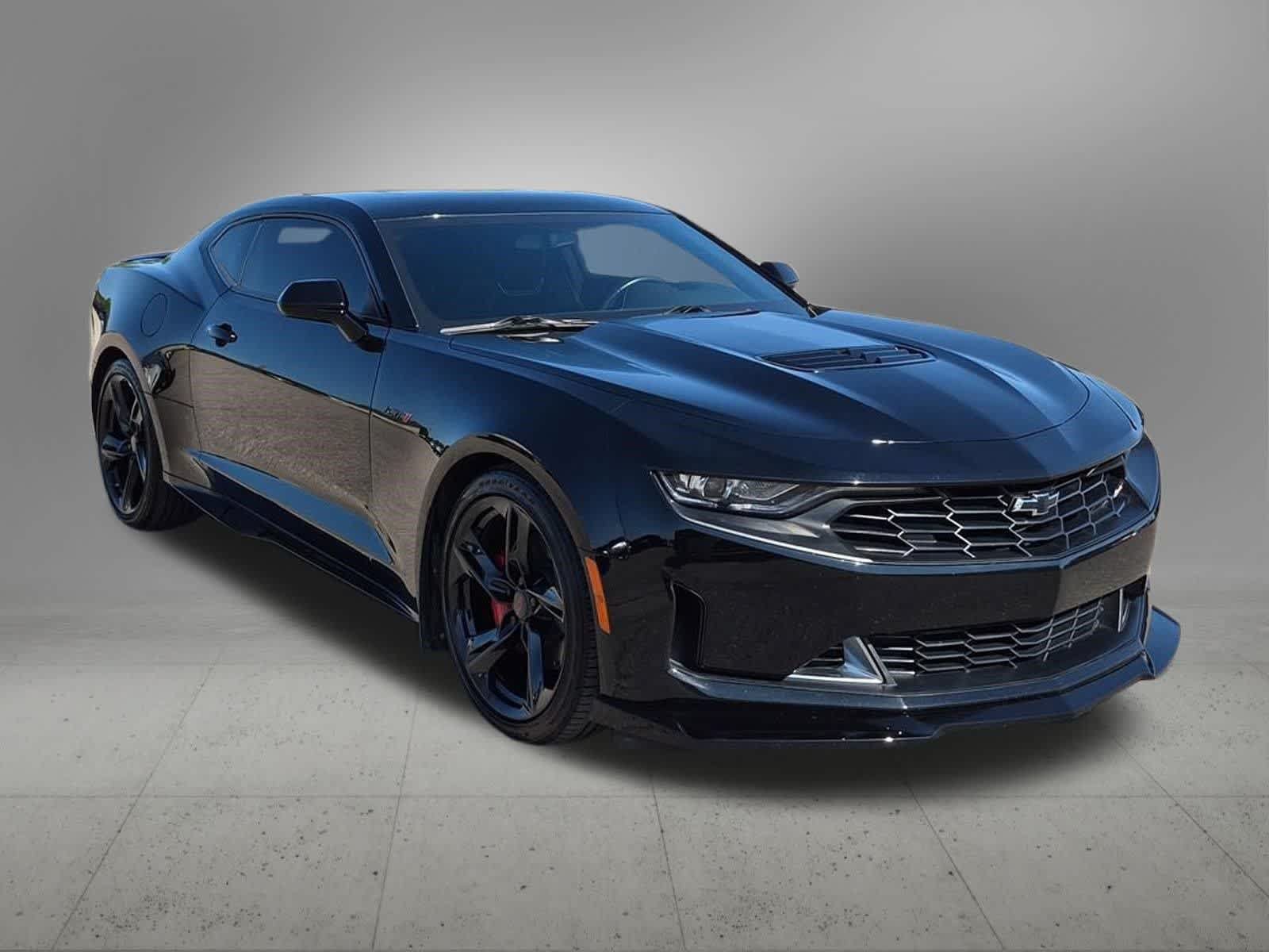 Used 2022 Chevrolet Camaro LT w/ RS Package RWD image 8