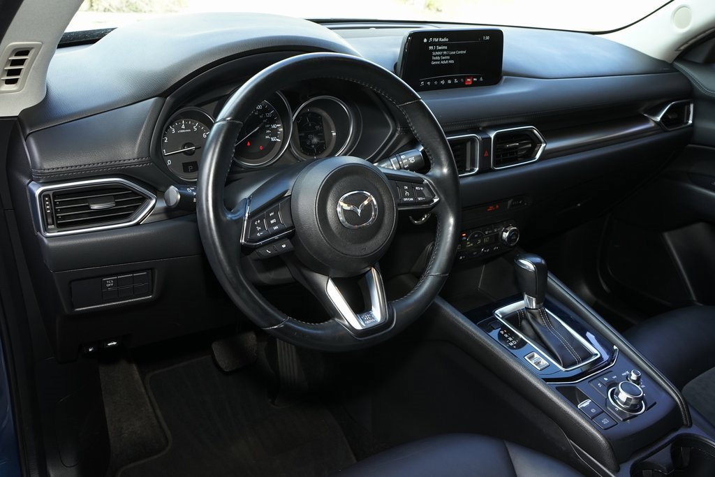 Used 2017 MAZDA CX-5 Touring image 2