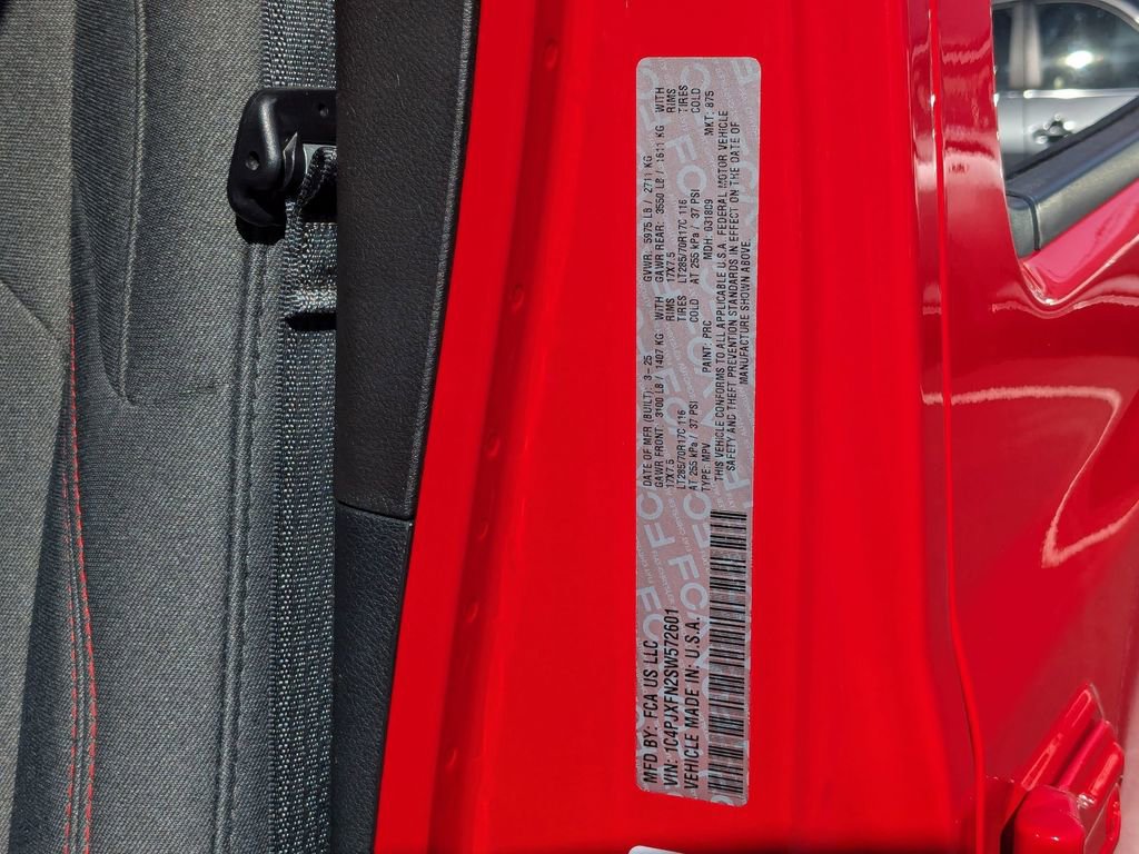 Used 2025 Jeep Wrangler Unlimited Rubicon image 31