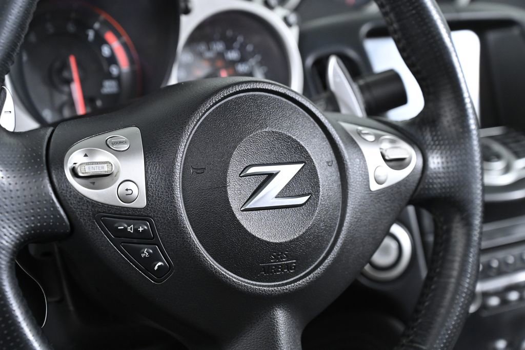 Used 2010 Nissan 370Z Touring w/ Sport Pkg image 17