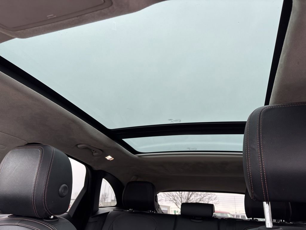 Used 2020 Jaguar F-PACE Prestige image 5