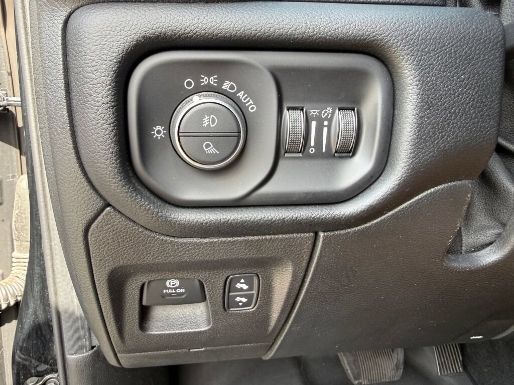 Used 2022 RAM 1500 Laramie AWD/4WD image 30