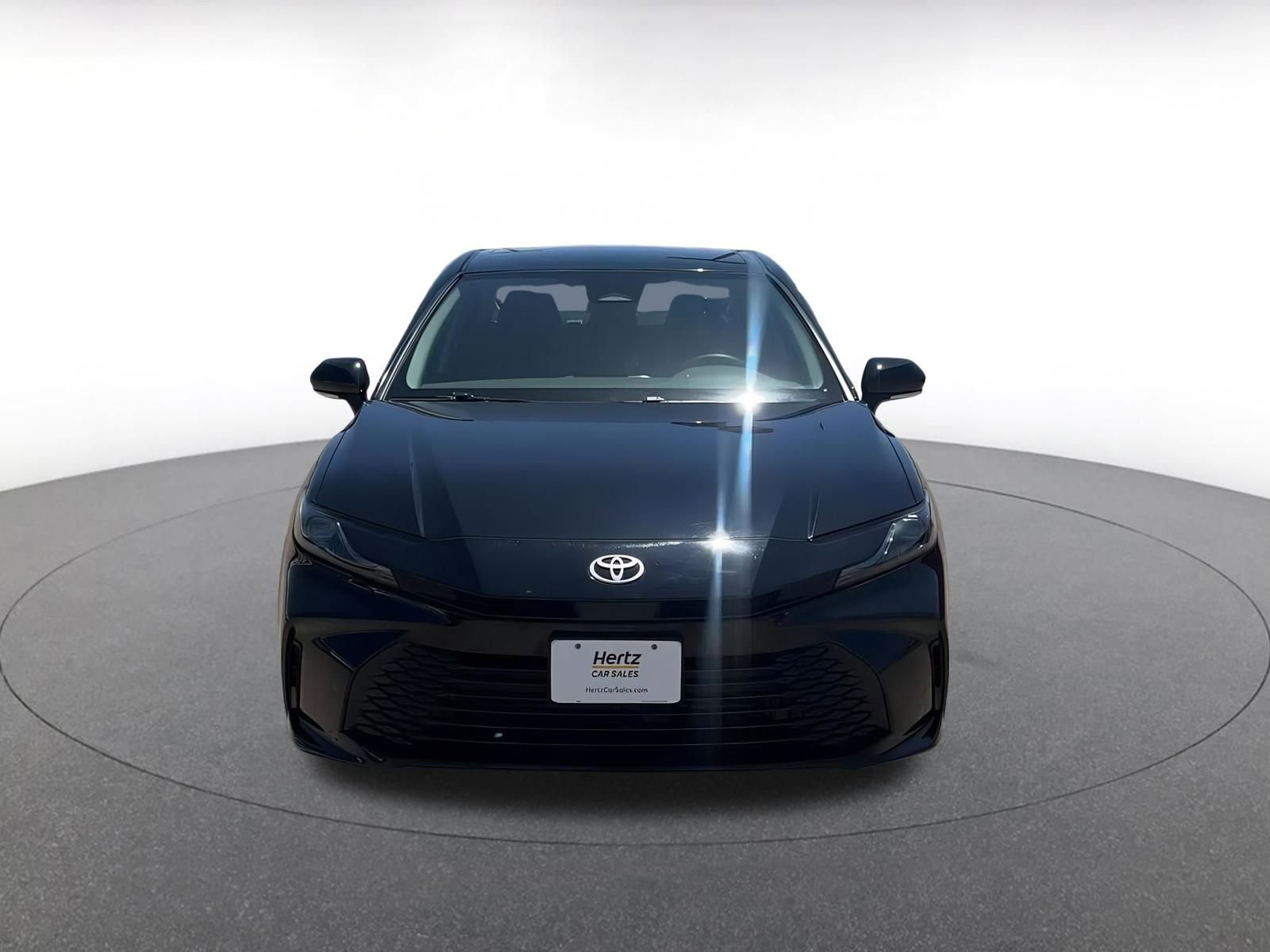 Used 2025 Toyota Camry LE image 4