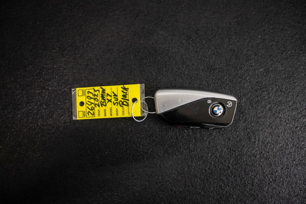 Used 2025 BMW X7 xDrive40i w/ M Sport Package AWD/4WD image 46