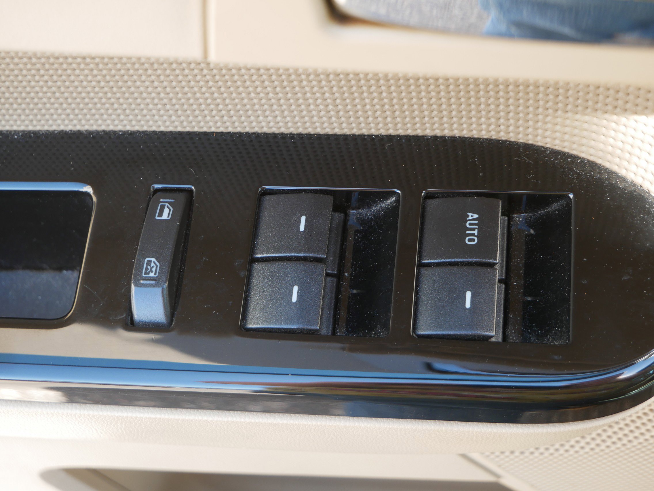 Used 2012 Ford Escape Limited AWD/4WD image 11