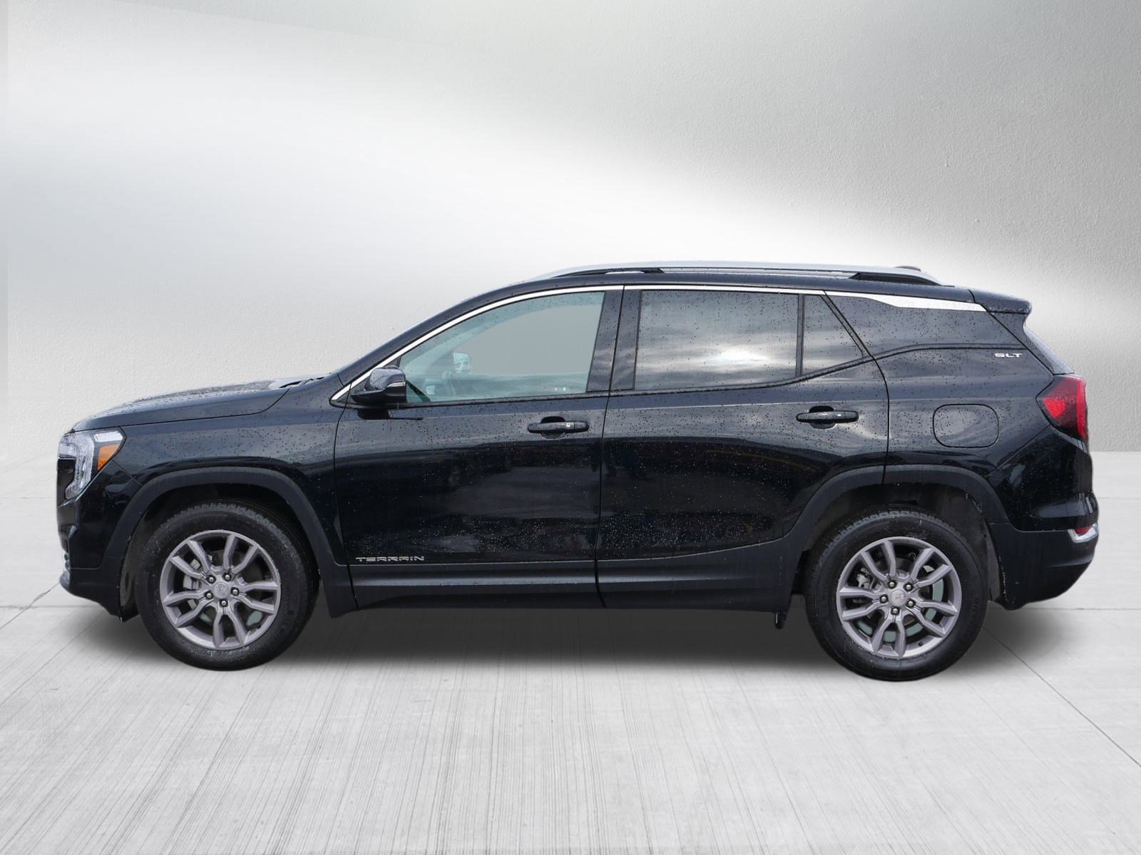 Used 2024 GMC Terrain SLT image 4