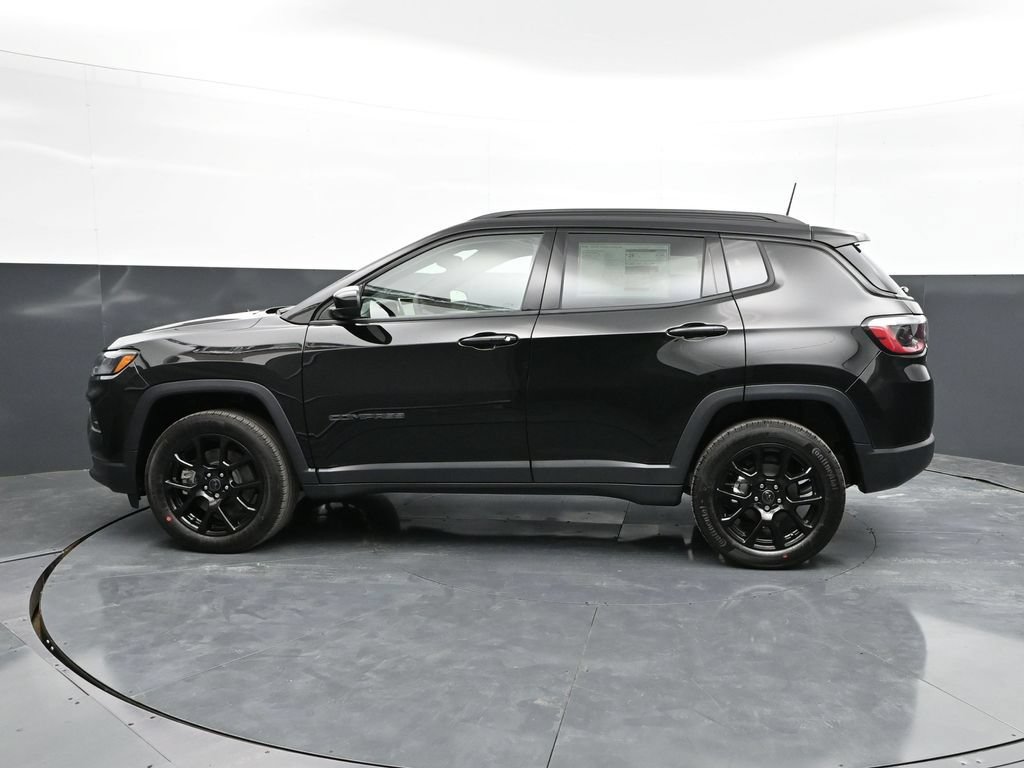 Used 2026 Jeep Compass Latitude AWD/4WD image 24