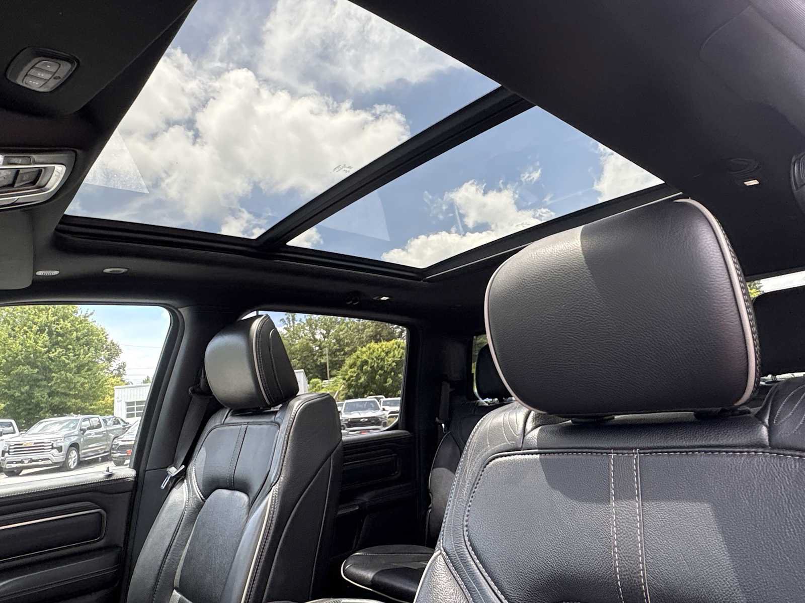 Used 2019 RAM 1500 Limited AWD/4WD image 19