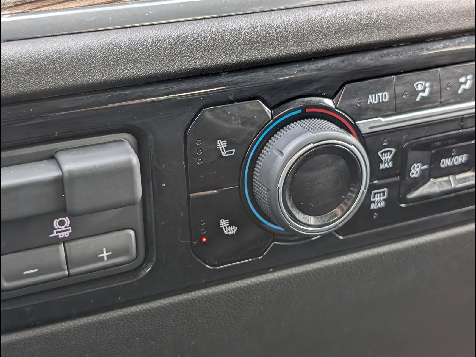 Used 2025 Chevrolet Silverado 2500 LT image 17