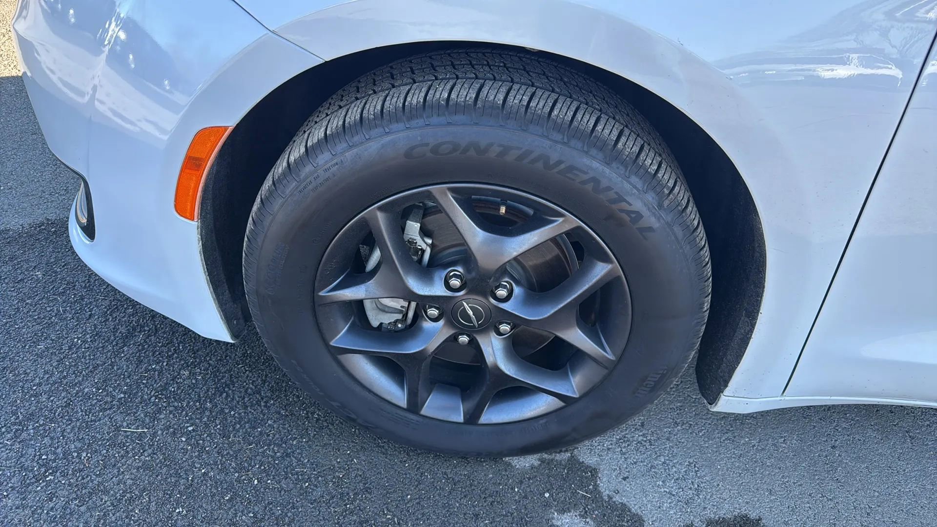 Used 2020 Chrysler Pacifica Touring w/ S Appearance Package FWD image 26