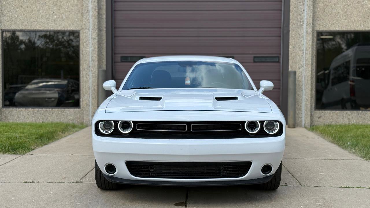 Used 2020 Dodge Challenger SXT RWD image 2