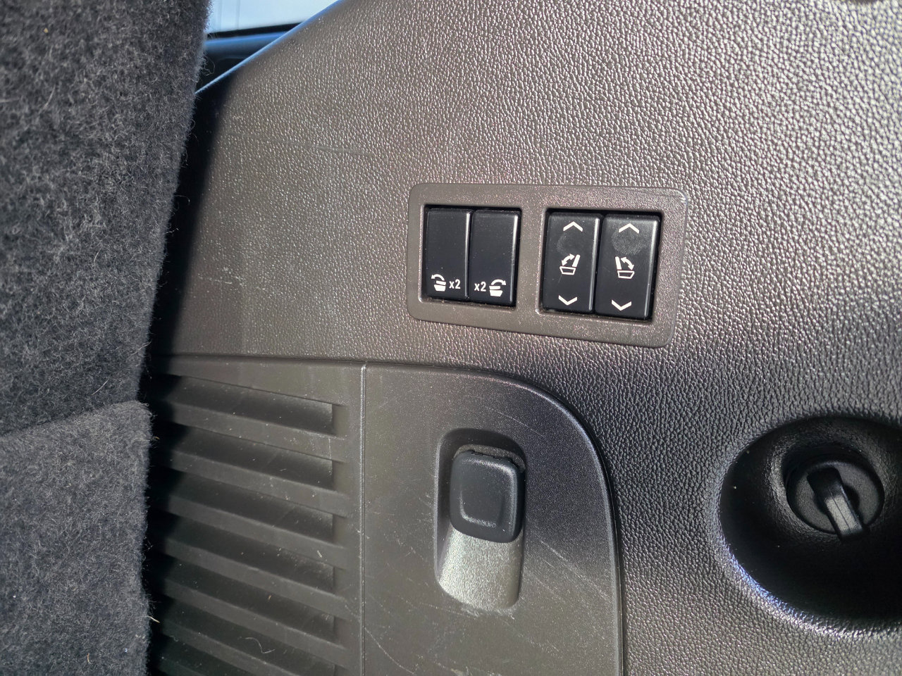 Used 2015 GMC Yukon Denali image 15