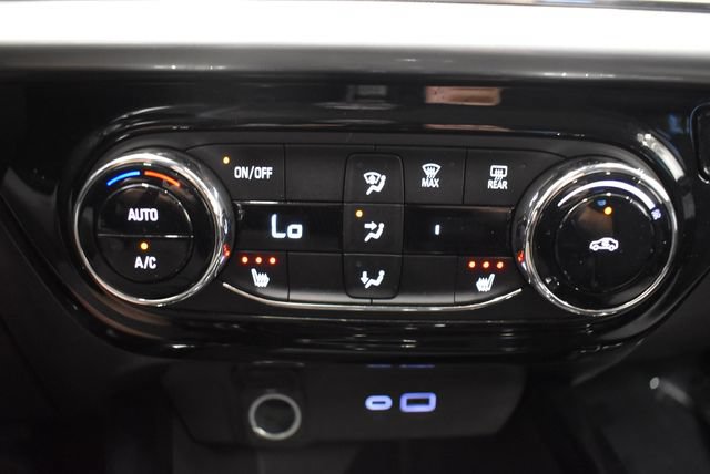 Used 2025 Chevrolet Trax LT w/ LT Convenience Package FWD image 27