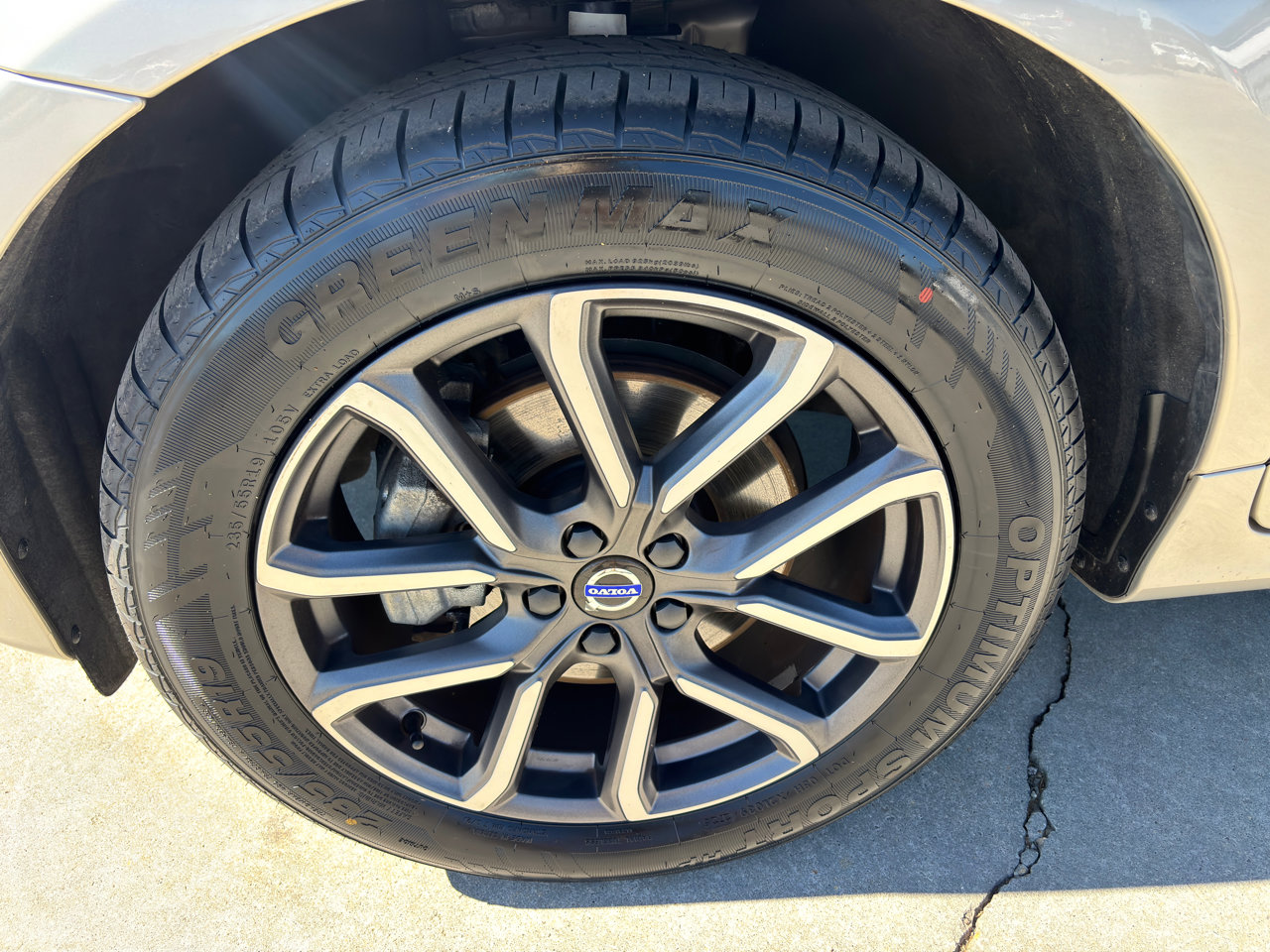 Used 2017 Volvo XC60 T6 Dynamic w/ Preferred Option Package AWD/4WD image 11