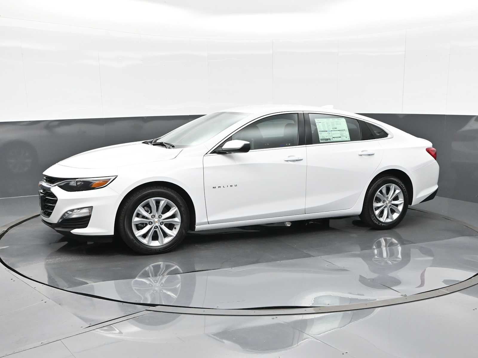 New 2025 Chevrolet Malibu LT FWD image 4