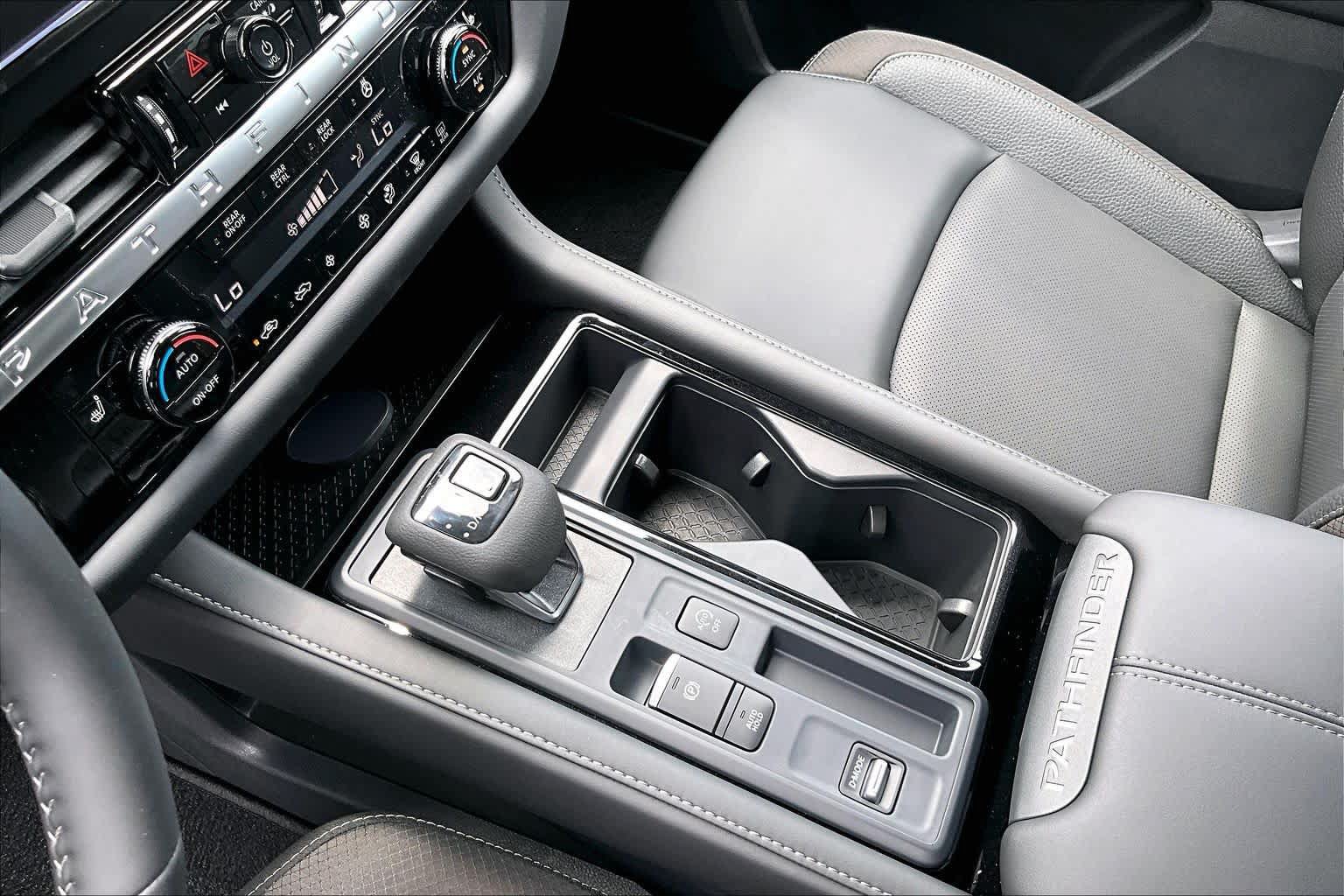 New 2026 Nissan Pathfinder SL FWD image 7