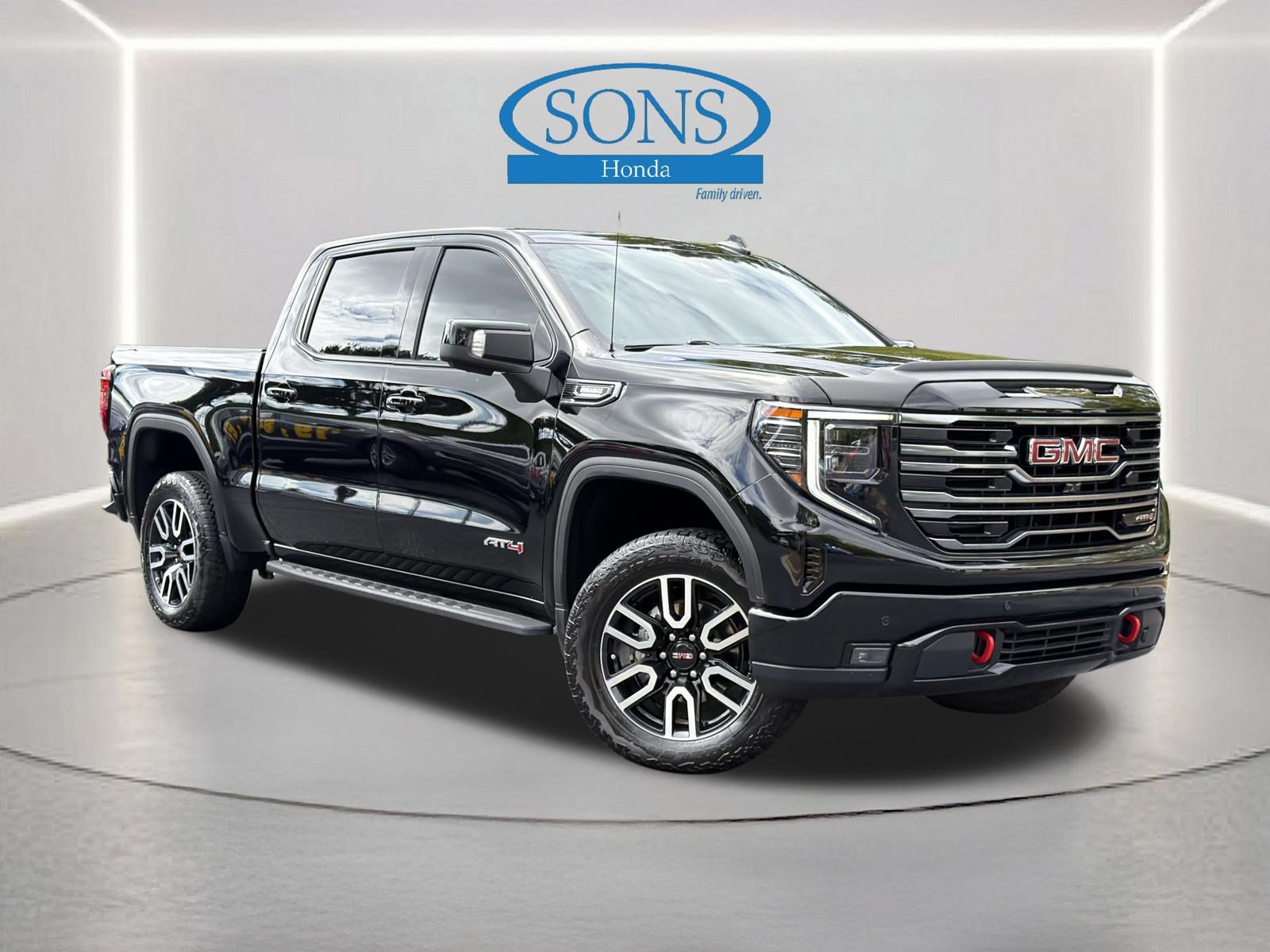 Used 2025 GMC Sierra 1500 AT4 w/ AT4 Premium Package AWD/4WD image 1