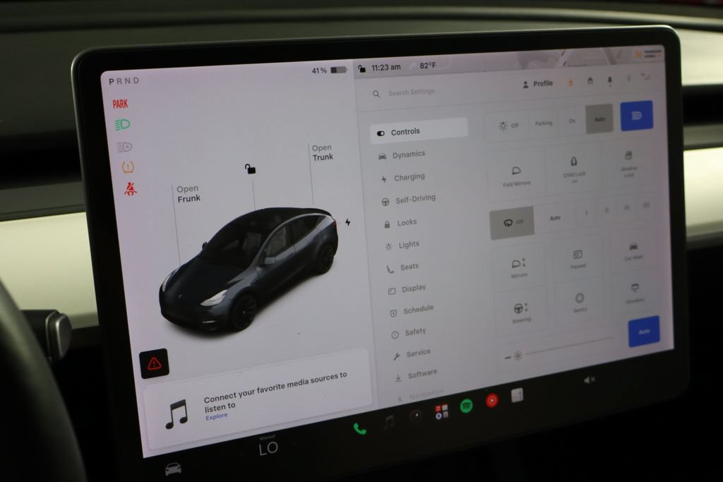 Used 2021 Tesla Model Y Long Range AWD/4WD image 24