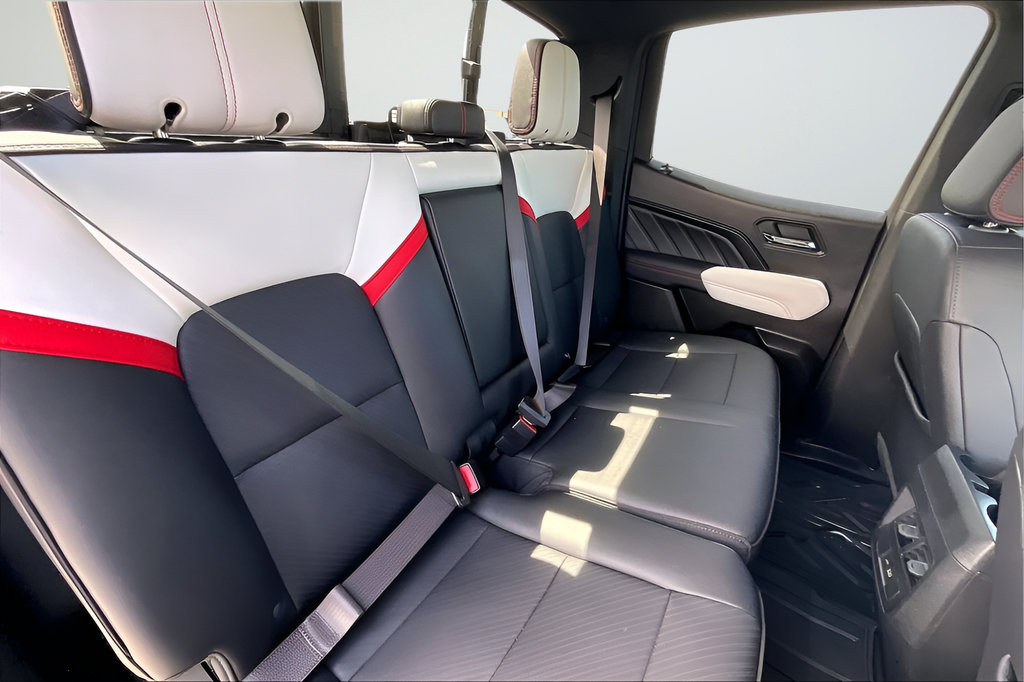 Used 2024 GMC Canyon AT4X AWD/4WD image 19