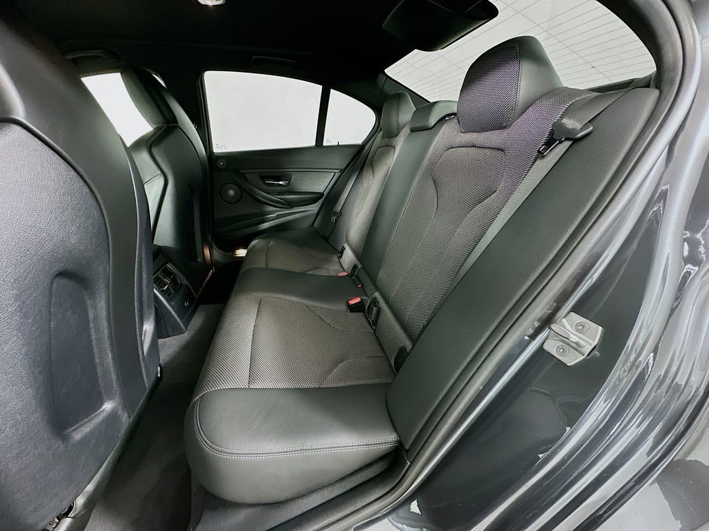 Used 2018 BMW M3 image 24