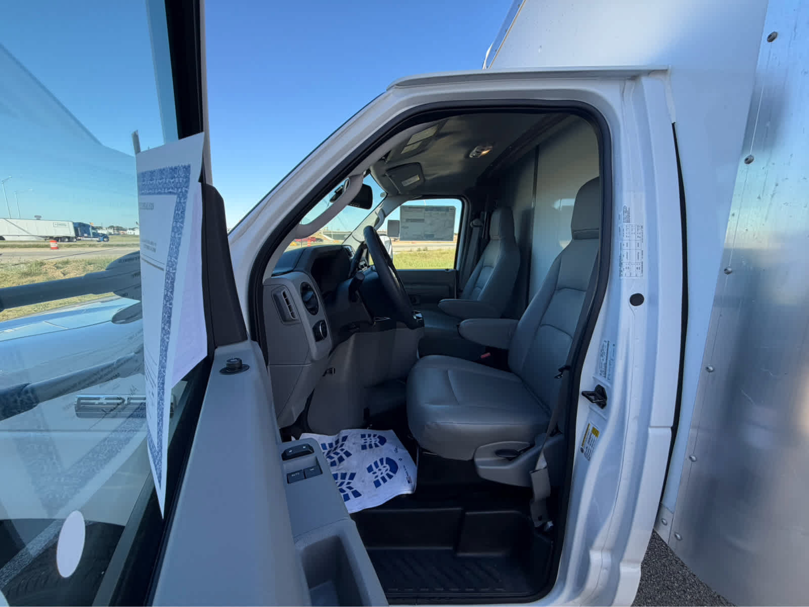 New 2027 Ford E-350 and Econoline 350 Super Duty w/ Power Equipment Group RWD image 9