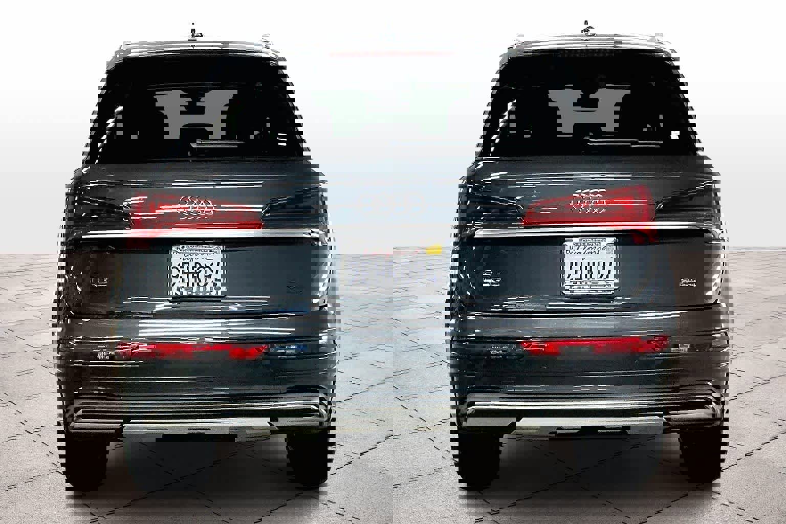 Used 2023 Audi Q5 2.0T Premium w/ Convenience Package image 7