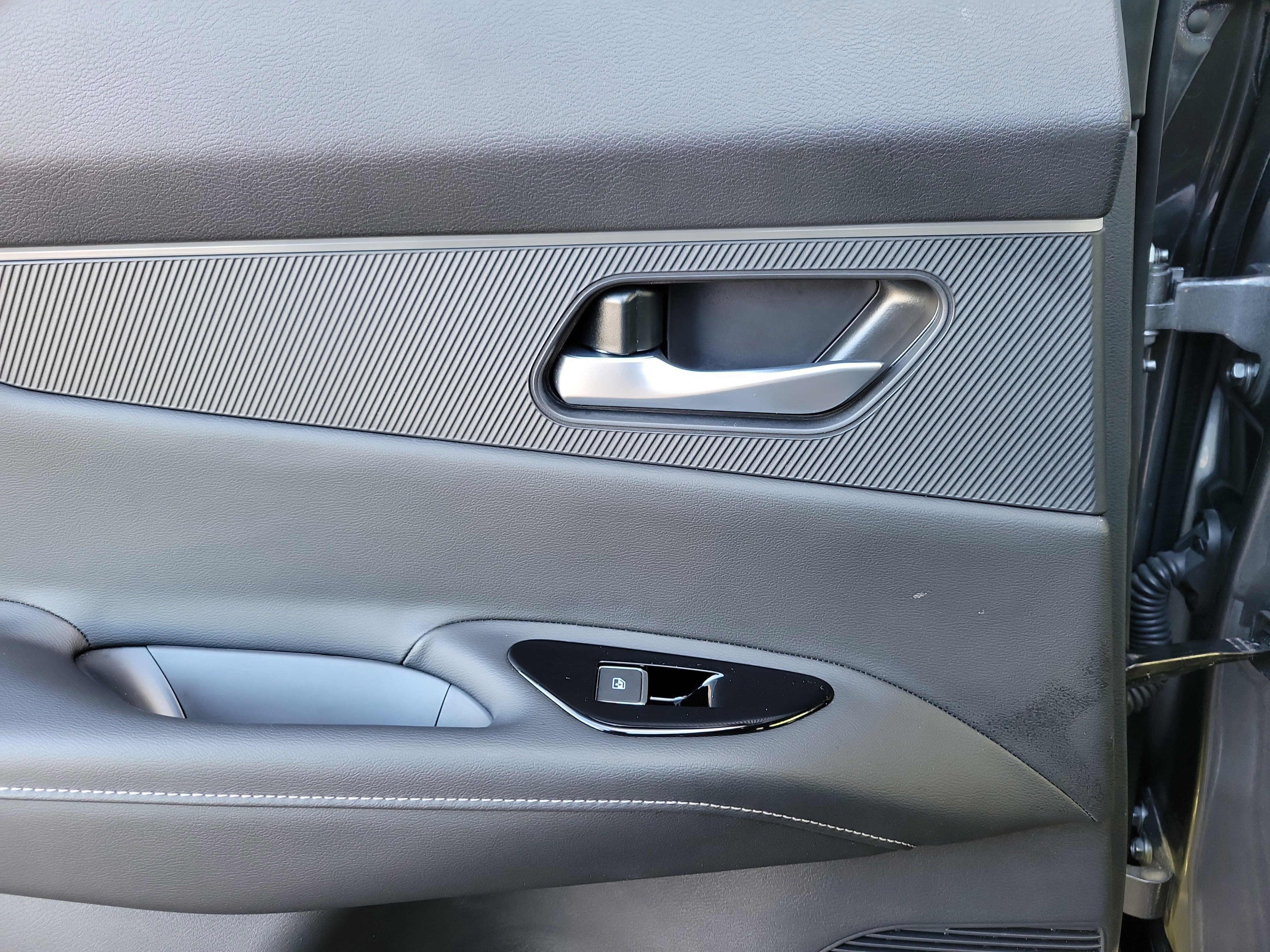 Certified 2025 Nissan Murano SV image 12