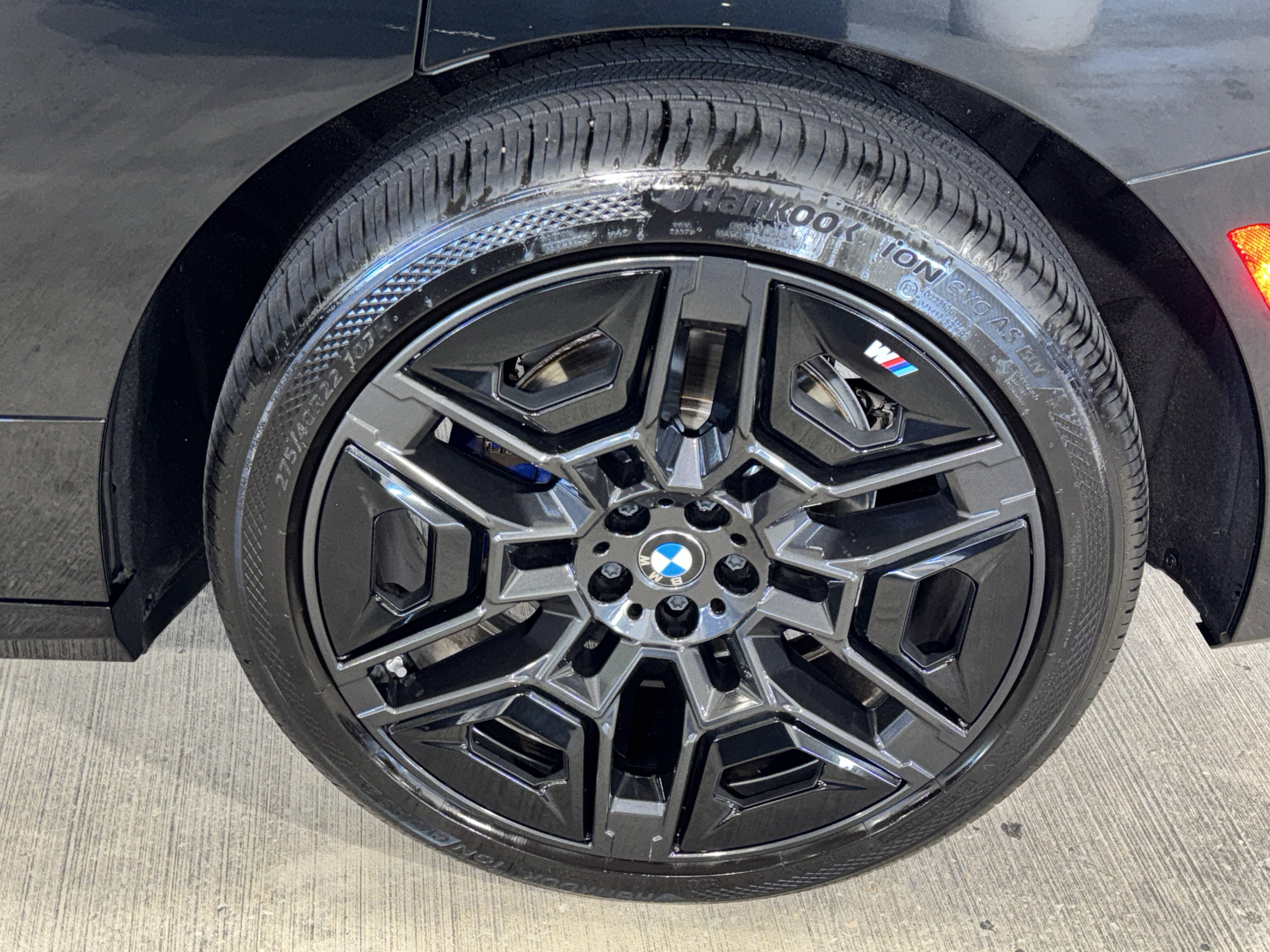 Used 2026 BMW iX xDrive60 w/ M Sport Package AWD/4WD image 37