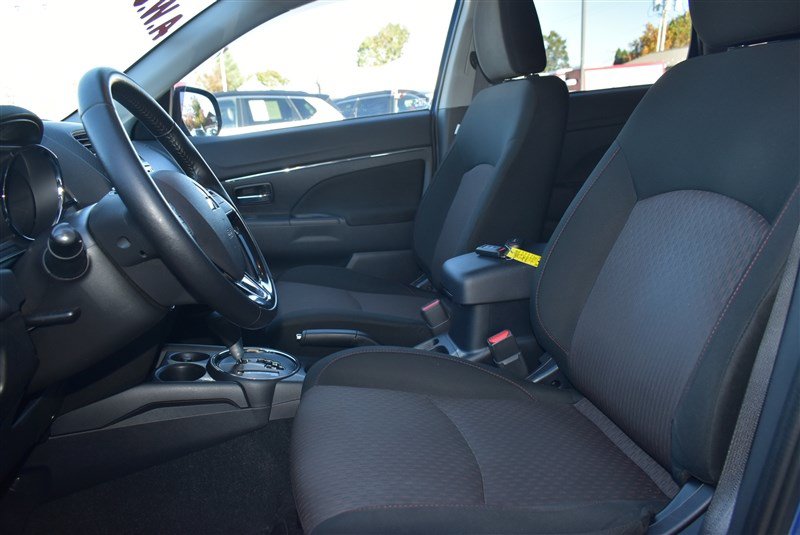 Used 2017 Mitsubishi Outlander Sport SE AWD/4WD image 10