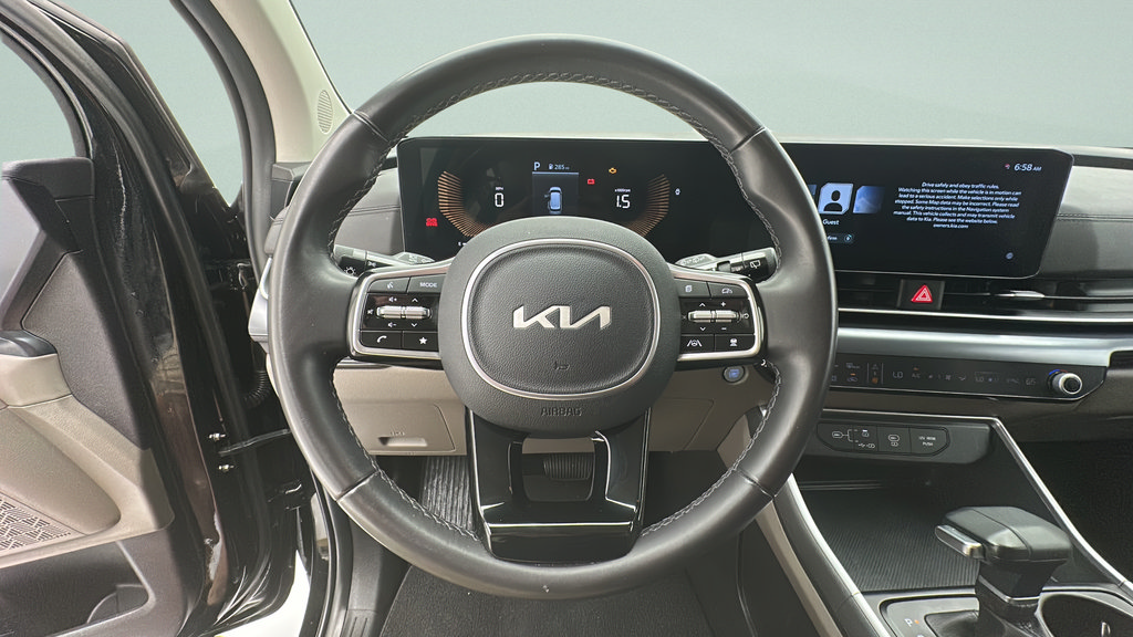 Used 2025 Kia Carnival FWD image 14