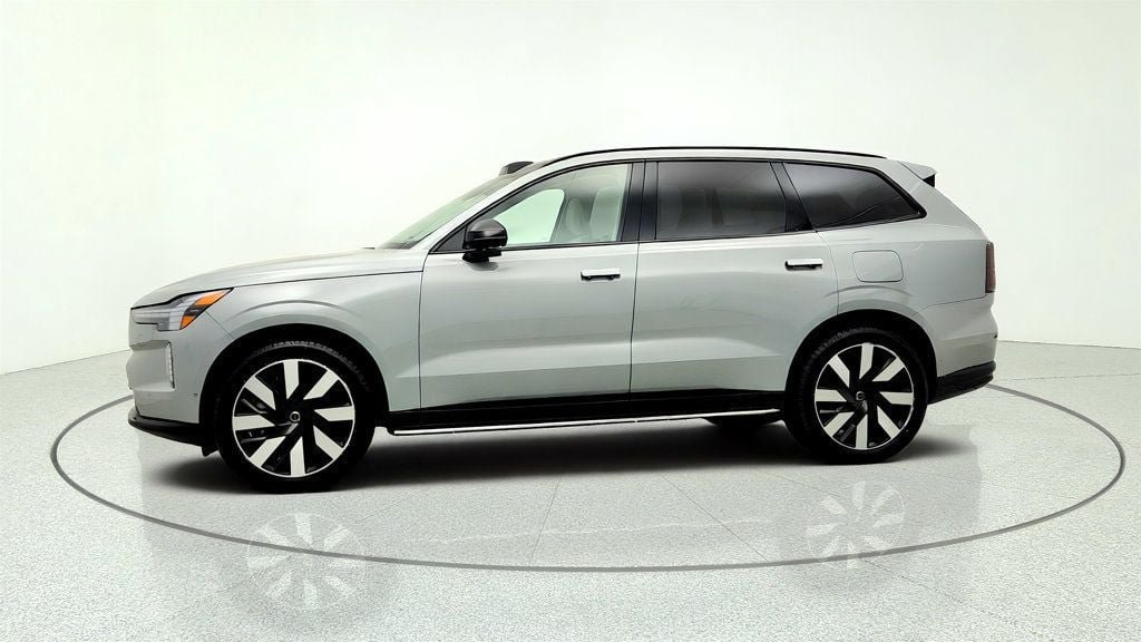 Used 2025 Volvo EX90 Ultra AWD/4WD image 8