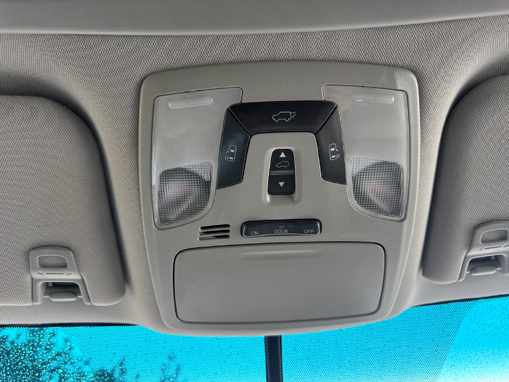 Used 2017 Toyota Sienna SE w/ SE Preferred Package FWD image 27