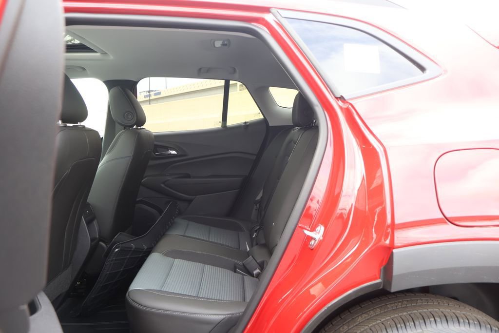 New 2026 Chevrolet Trax LT w/ Sunroof Package FWD image 37