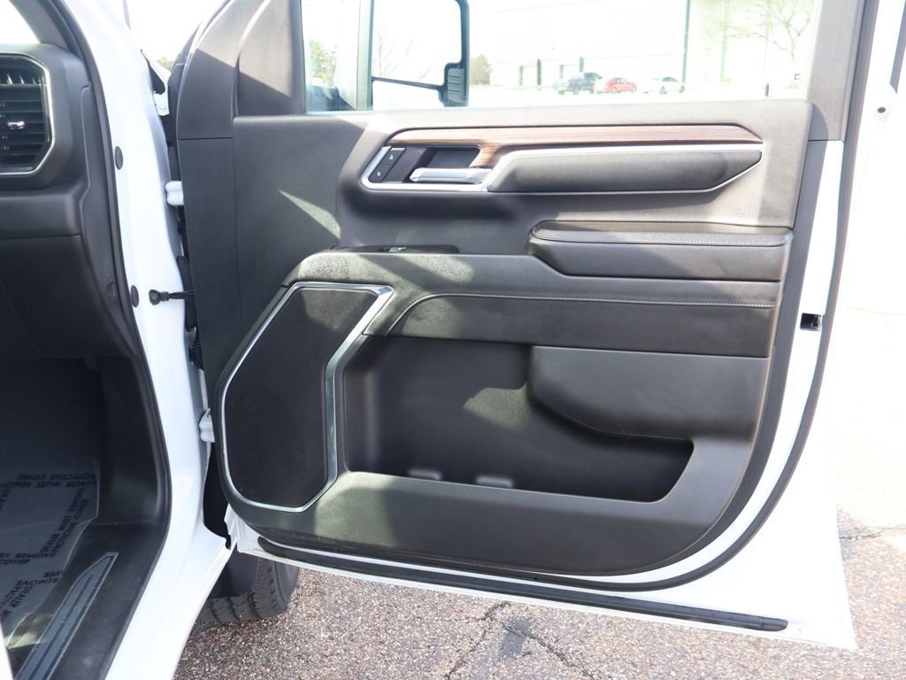 Used 2024 Chevrolet Silverado 2500 LT image 18